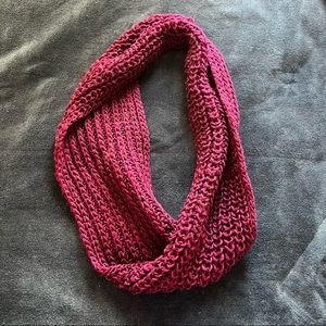burgundy knitted infinity scarf